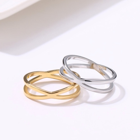 .925 Silver Minimalist Ring - Picture 2 of 2